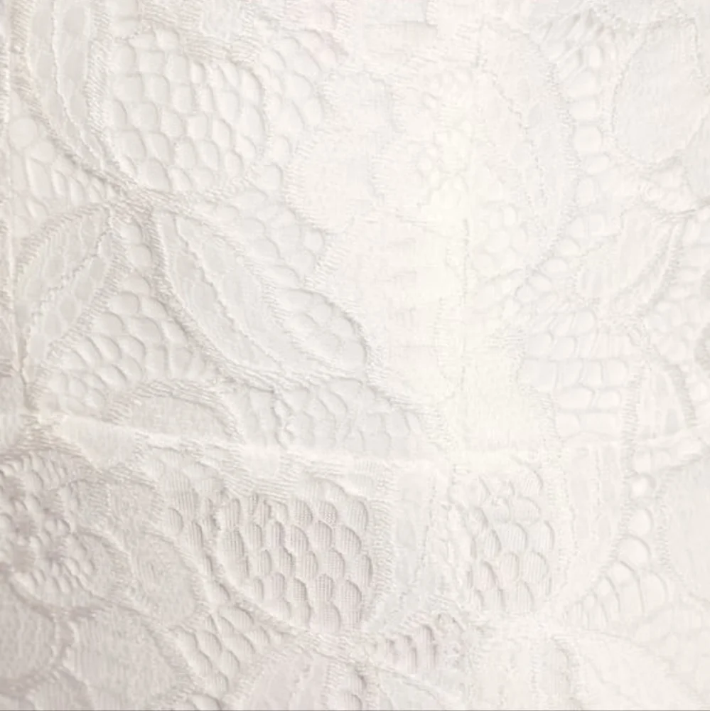 Lace Me Tell You Wedding Dress - Picture 4 of 6
